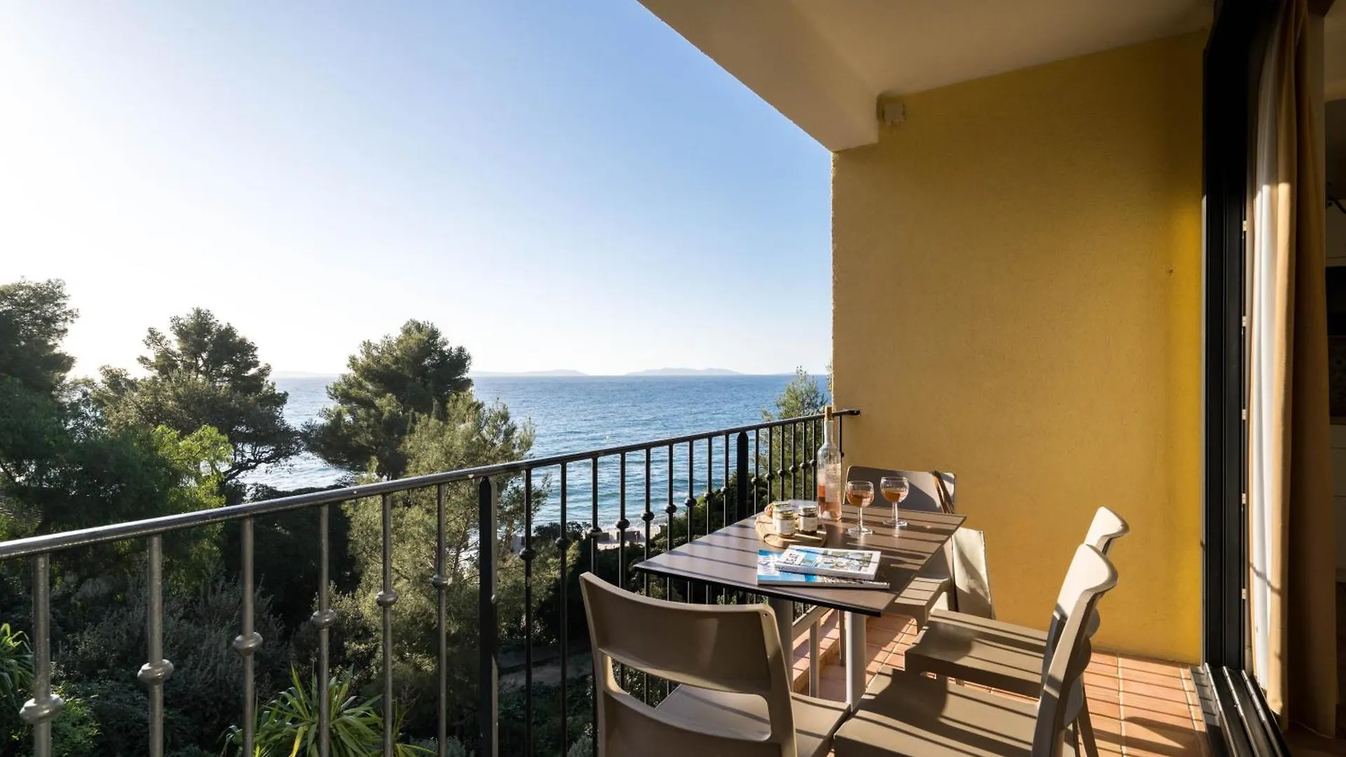 La Residence Du Bailli contacts